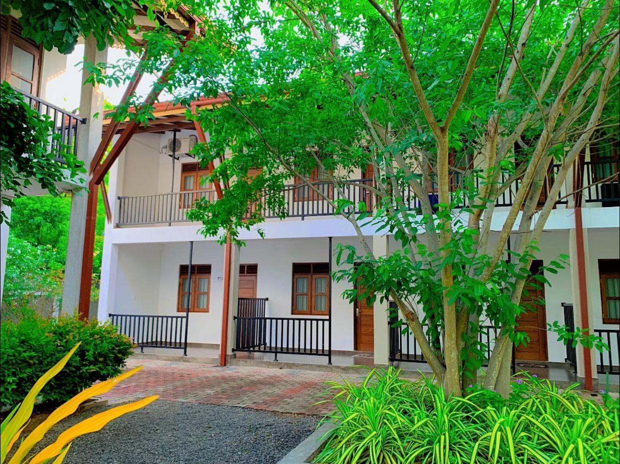 Ud Garden Hotel Kataragama Exterior photo