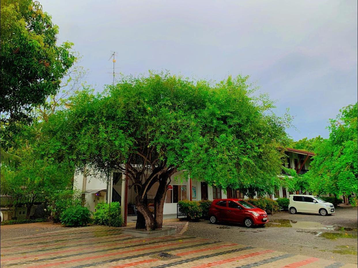 Ud Garden Hotel Kataragama Exterior photo
